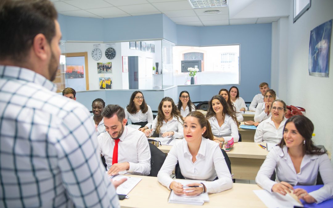 ¿Cuántos días trabaja una azafata de vuelo?